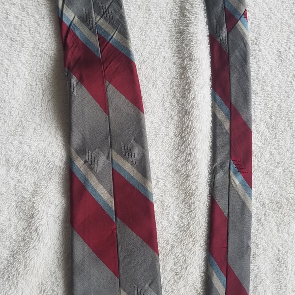 John Ashford 100% Silk Necktie / Suit Tie Grey, Red, Blue Stripe - Picture 10 of 14